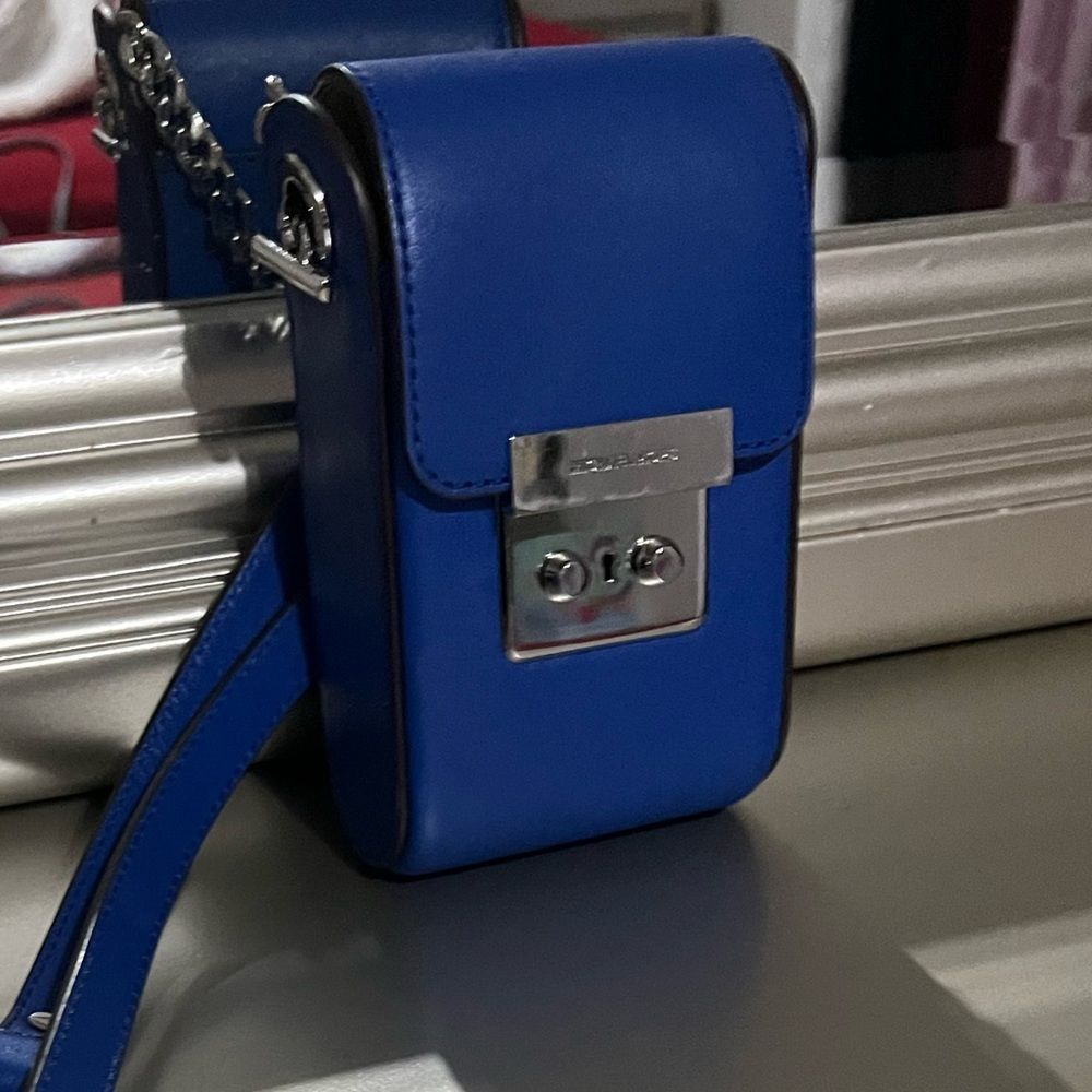 𝅺michael Kors Crossbody Bag - Picture 3 of 4
